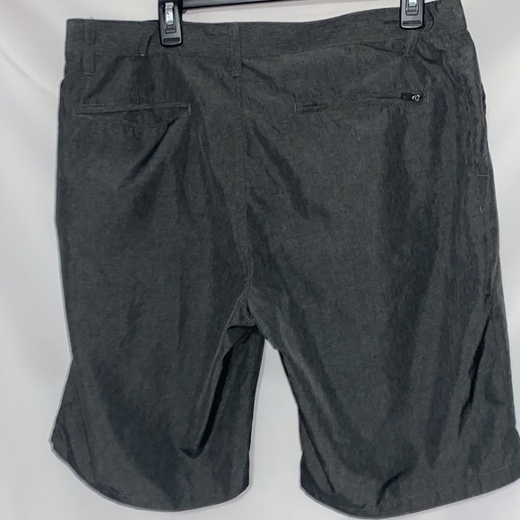 Magellan Flex FISH GEAR MENS SIZE 34 Outdoors Black gray Flat Front Shorts clean - Picture 6 of 9